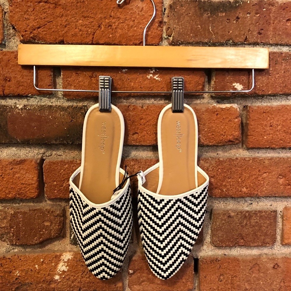 NWT West Loop Black/white Sandals